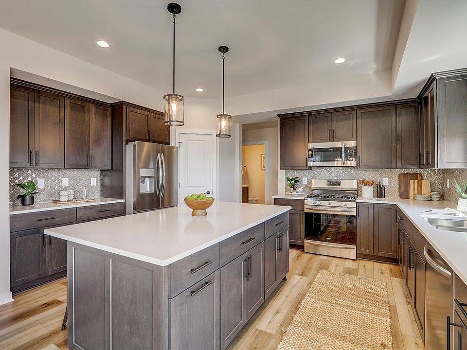 734 Stoecker Farm Ave, Village Of Mukwonago, WI 53149 MLS 1820840