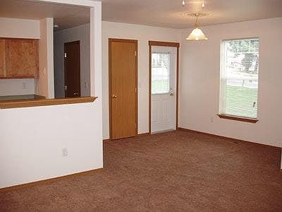 2nd image of 1527 Bonnie Ln