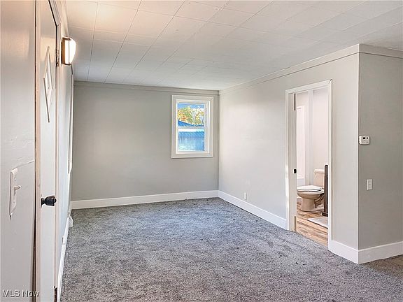 5th image of 424 N Washington Ave