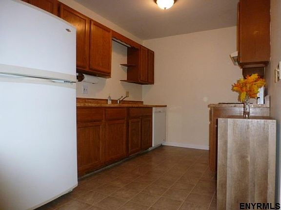 3rd image of 191 Tallow Wood Dr