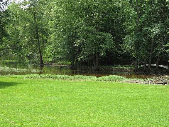 5th image of 10558 Lakeshore Dr