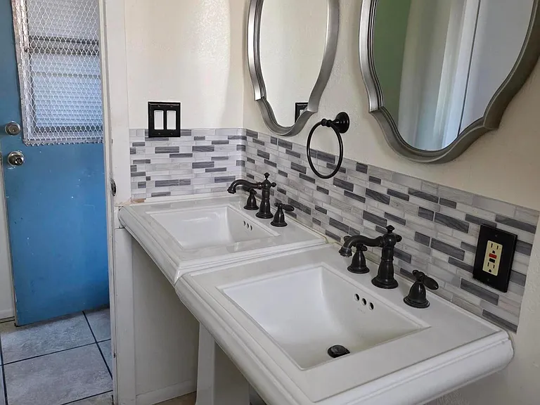 504 N Roosevelt Ave — Photo 11