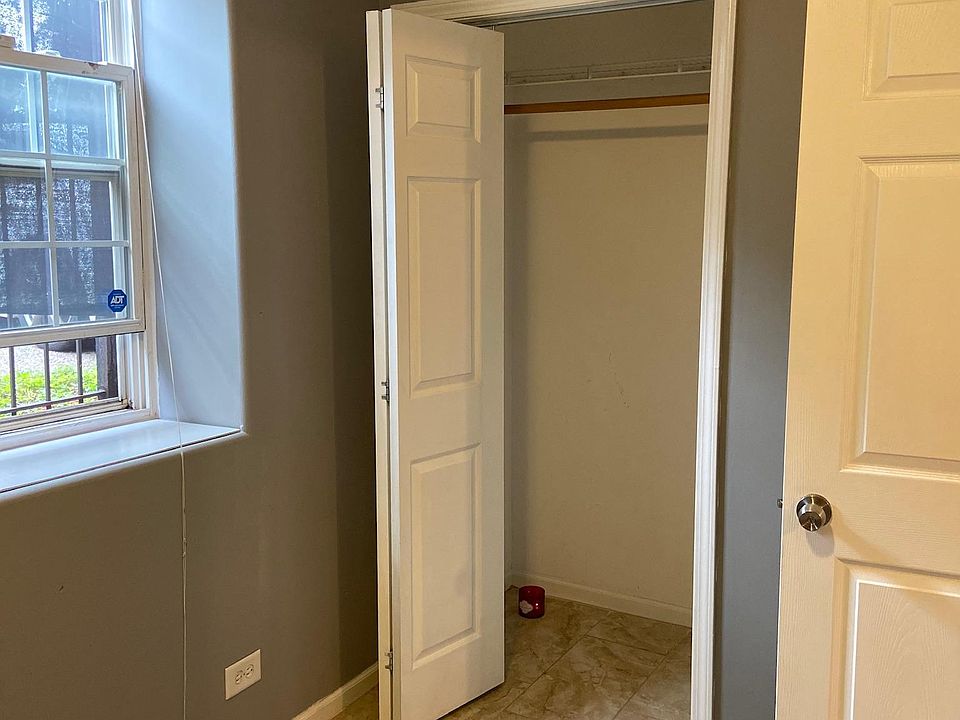 Master bedroom 12x10