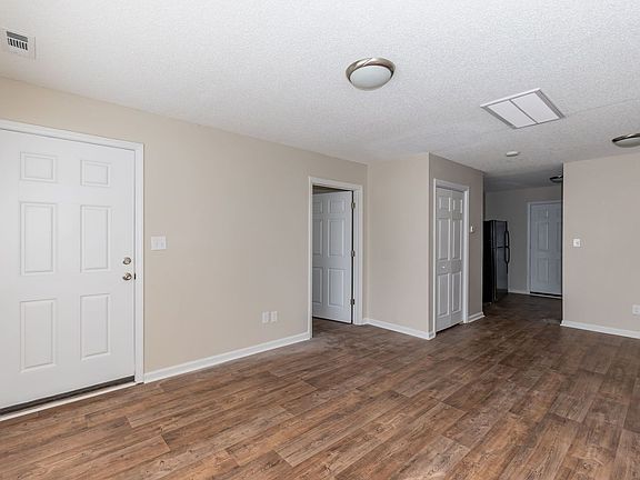 2nd image of 113 S Pine St