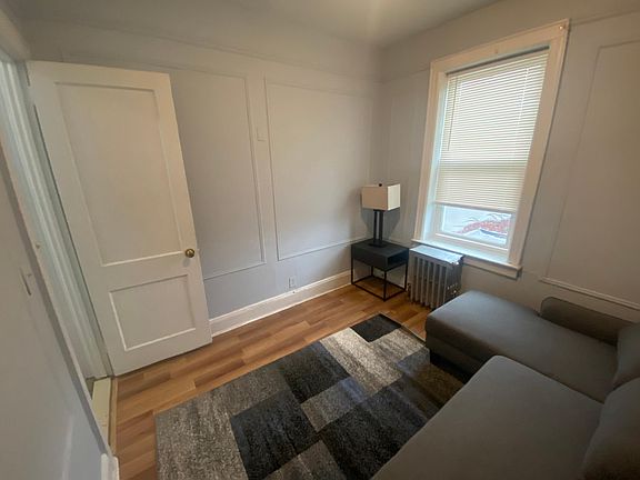 2nd image of 1311 E 49th St #3