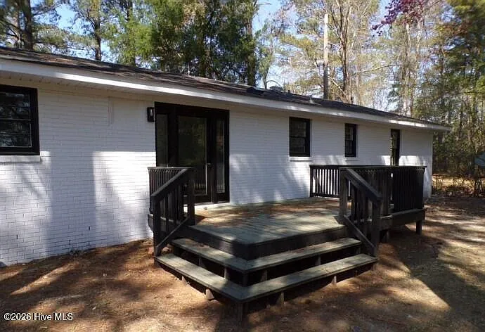 1525 Seven Creeks Hwy — Photo 2