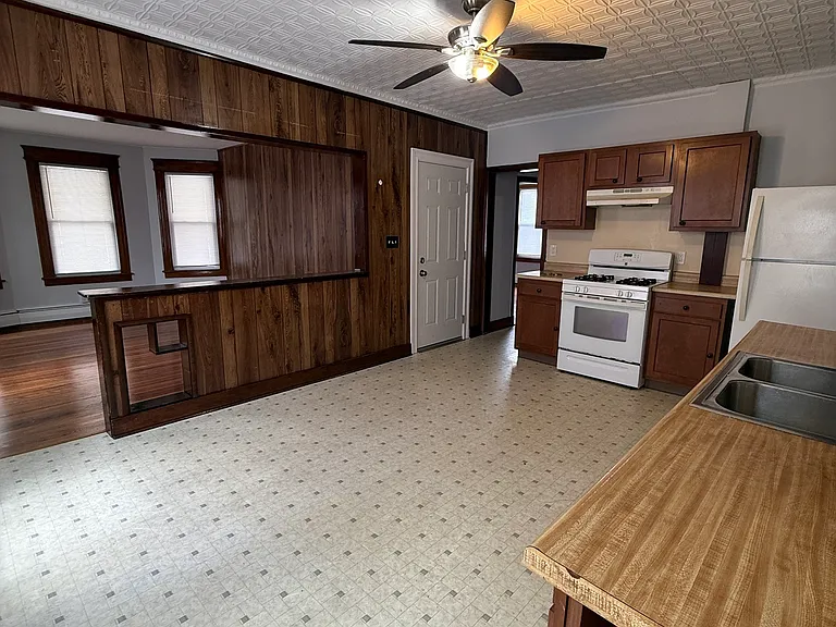 27 Norman St #1 — Photo 1