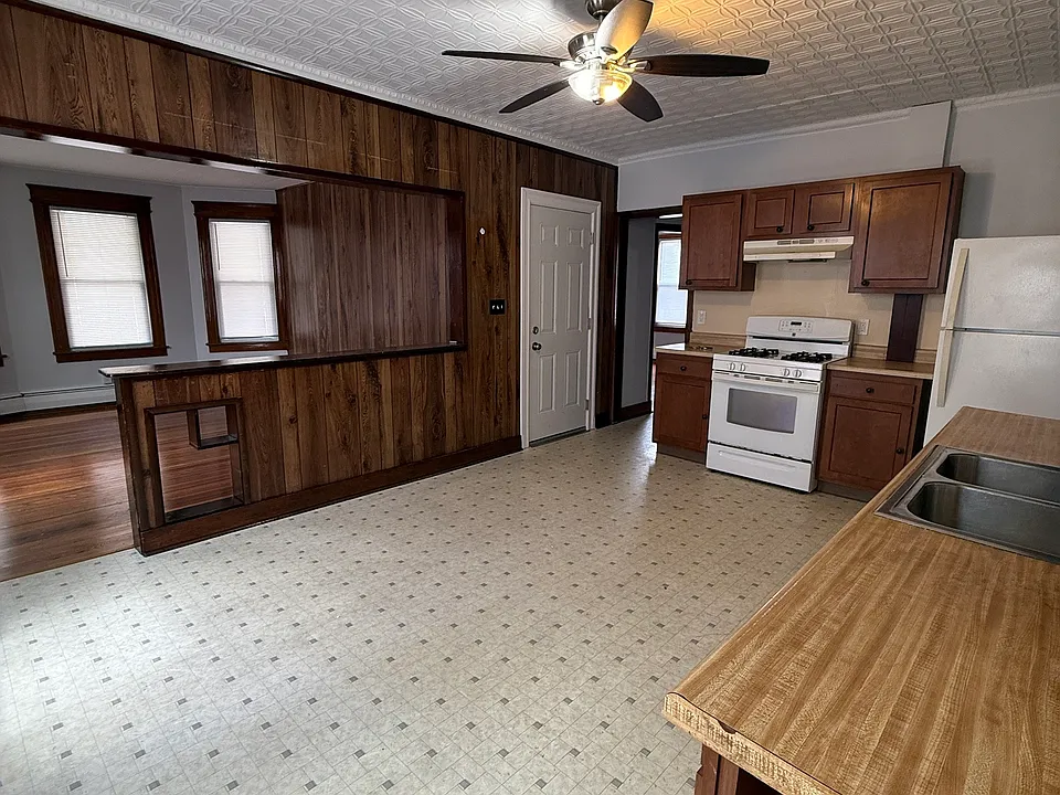 27 Norman St #1