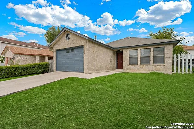 Building Photo - 9727 Green Plain Dr