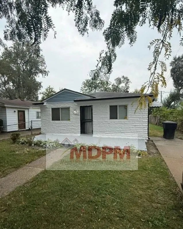 3 bed, 1011 sqft, $1,350 — Photo 2