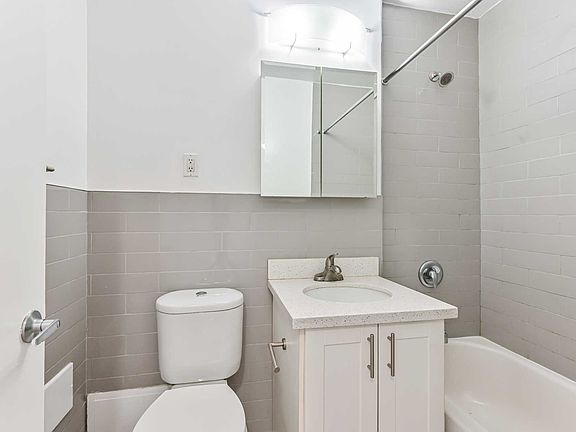 5th image of 70 Heath St W #302