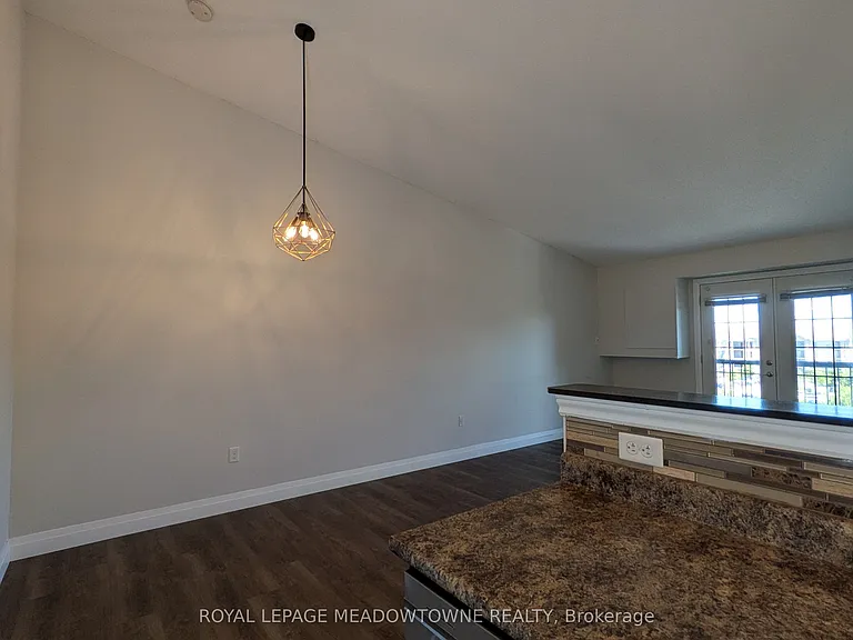 1350 Main St E #404 — Photo 12