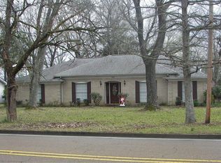 2222 Country Club Rd, Grenada, MS 38901