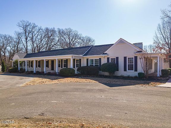 2nd image of 222 Country Club Ln