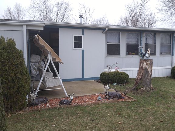 2nd image of 104 W 8th St Lot 220