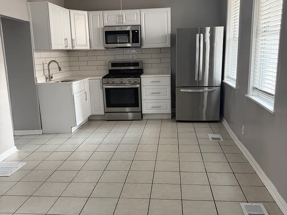 4545 S Wolcott Ave #2RB