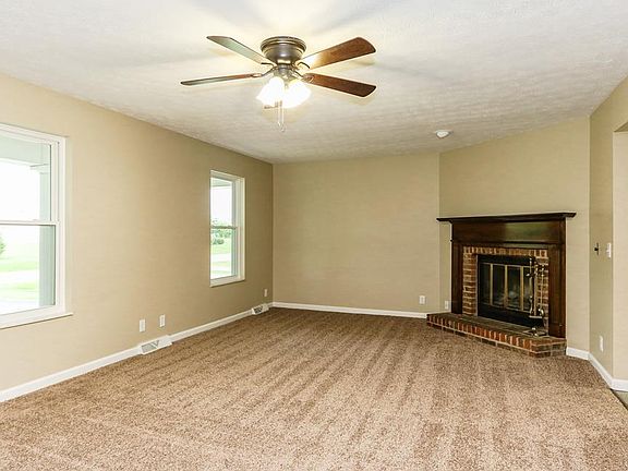 4th image of 7662 Rosewood Dr