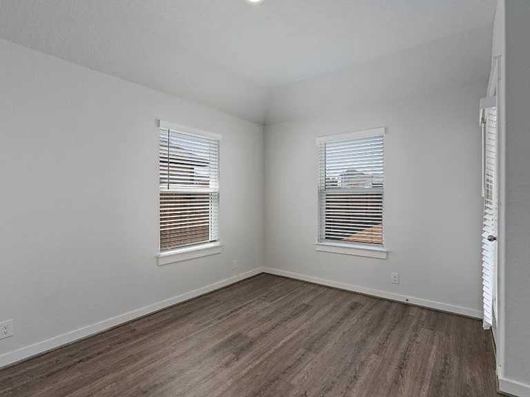4044 Legend Mdws — Photo 11