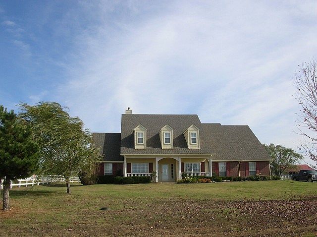 1st image of 8105 S Winwood Ln