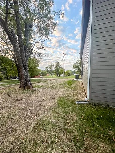 717 E Culton St #B — Photo 7