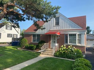 55 Golfview Dr, Northlake, IL 60164