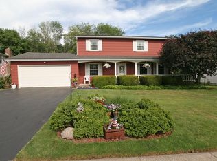 55 Barns Ct, Rochester, NY 14612