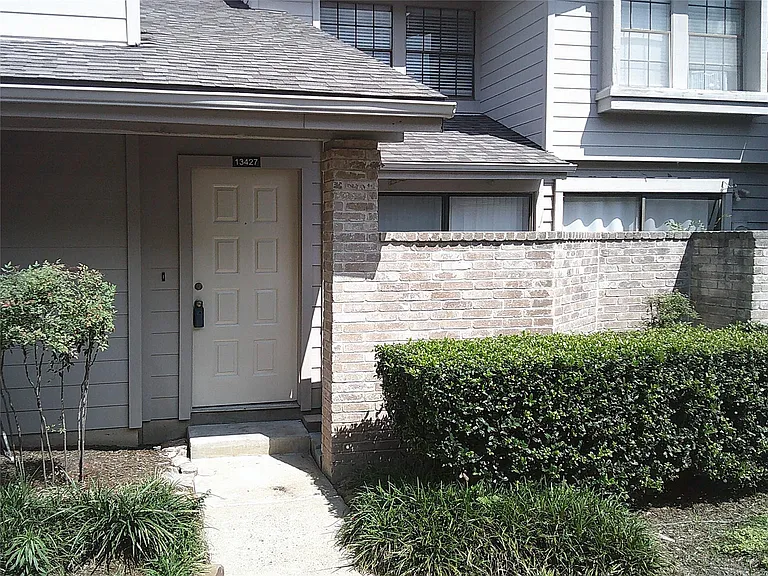 13427 Garden Grv #ST750 — Photo 9
