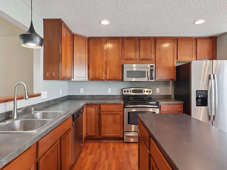 15024 Farnham Ave N — Photo 12
