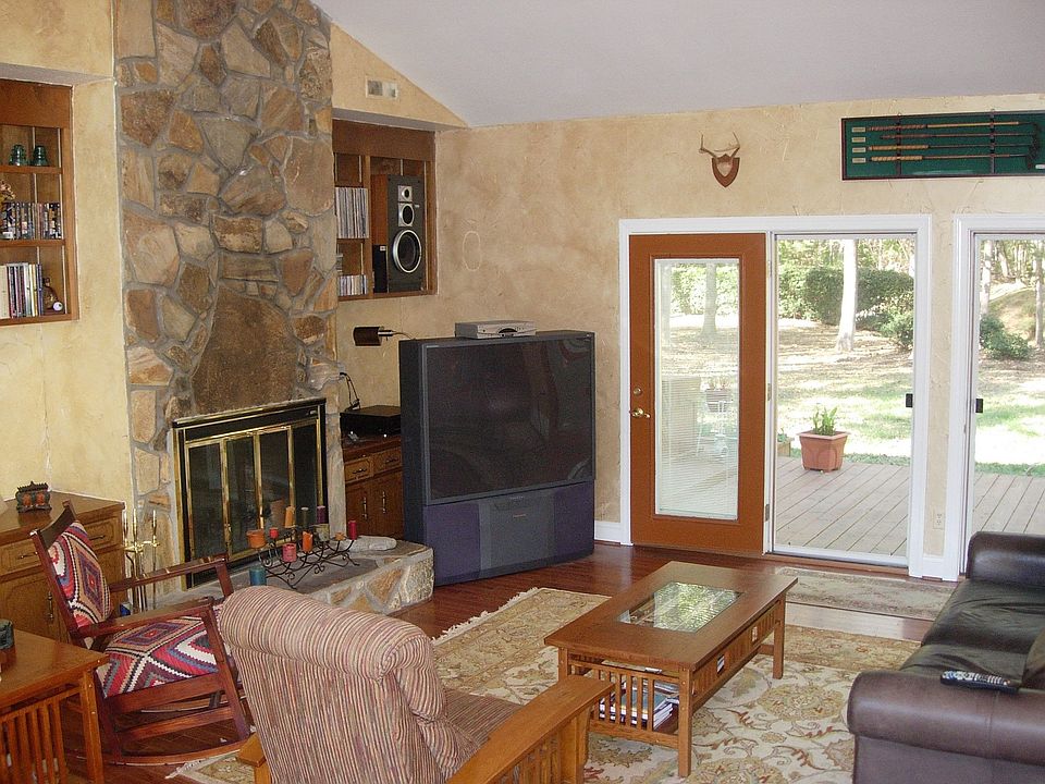 2nd image of 3908 Woodfox Dr