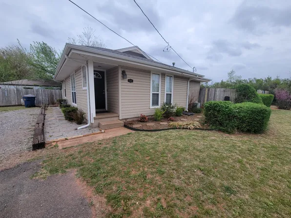 1202 S Mustang Rd, Mustang, OK 73064