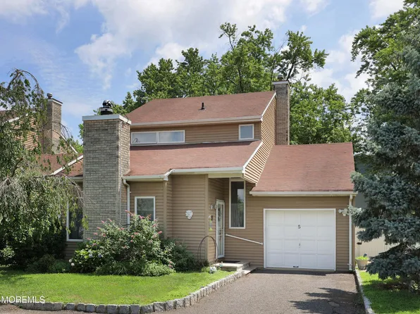 5 Oyster Creek Drive, Keyport, NJ 07735