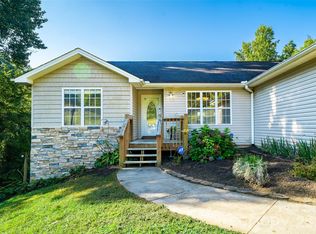 151 Willard Ln, Hendersonville, NC 28792