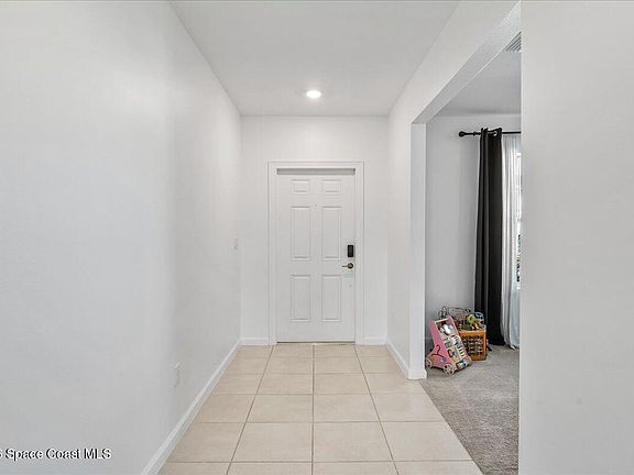 5th image of 1950 Diablo Cir SW