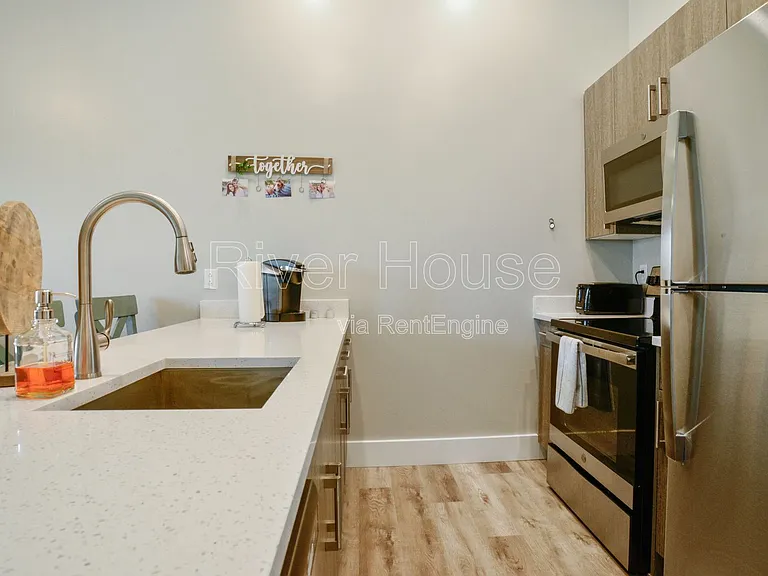 102 River House Pl #1H — Photo 6