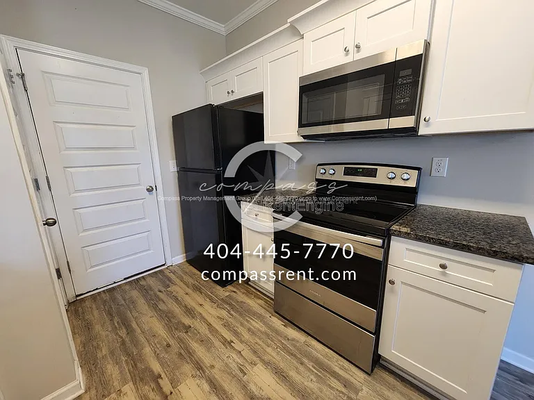 228 Lyndon Way NW — Photo 8