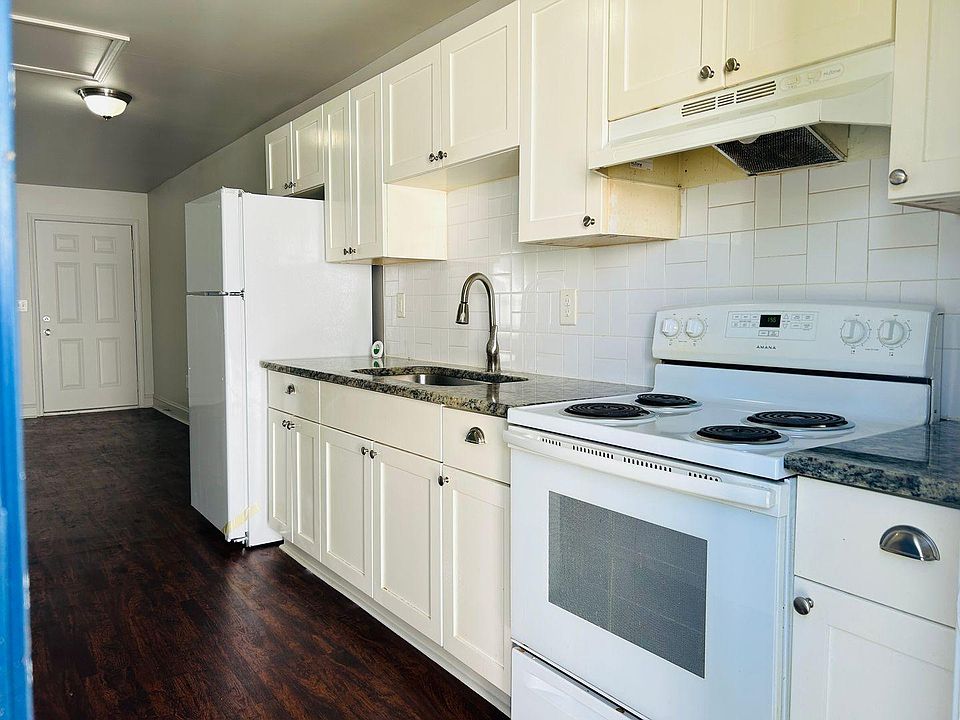 1st image of 969 Forest Ave #B6