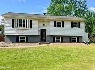 186 Middletown Rd, Waterford, NY 12188