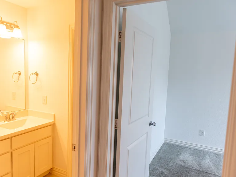 1000 Hoxton Ln — Photo 31