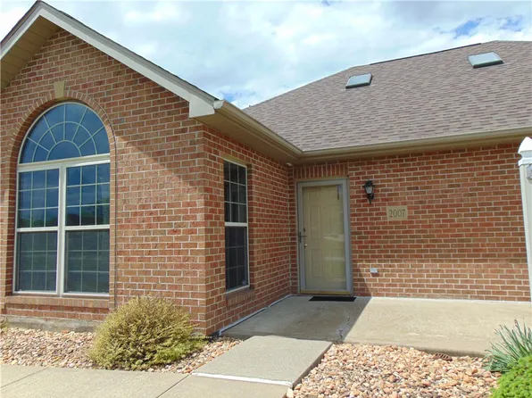2007 Lake View Dr, Rostraver Township, PA 15012