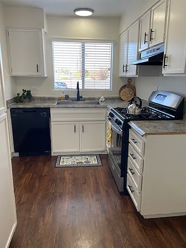 Village Square Apartments Photo 1