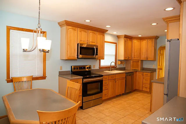 Building Photo - 116 Fairlawn Dr