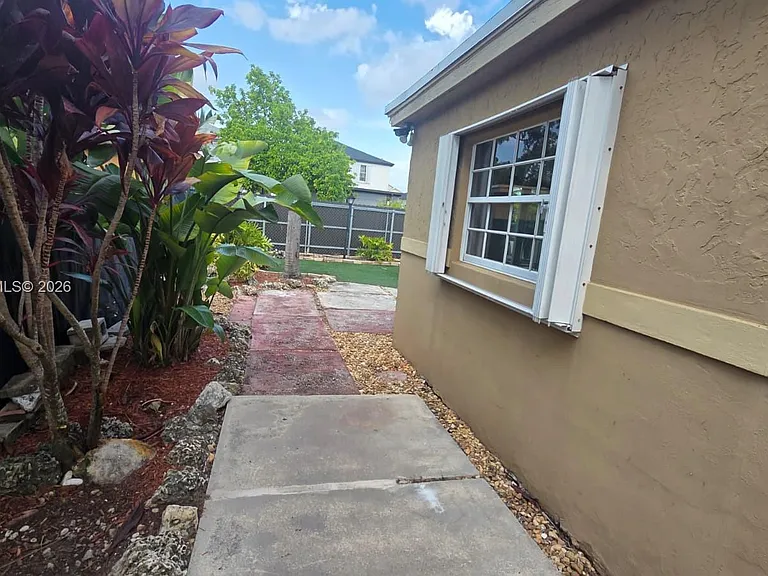 16227 SW 139th Ct — Photo 21