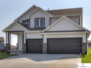 18759 Camelback Ave, Omaha, NE 68136