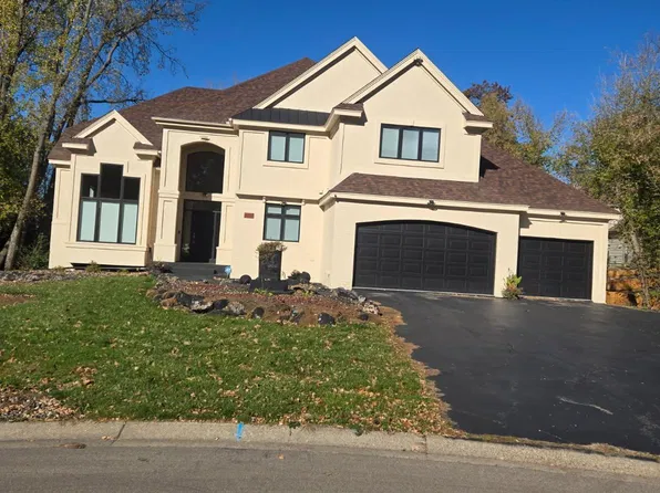 8217 W 93rd Street Cir, Bloomington, MN 55438
