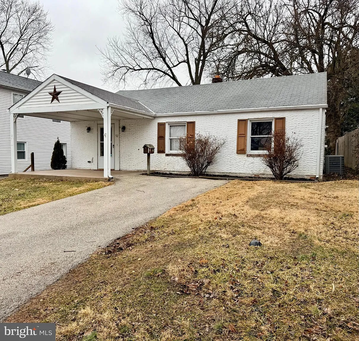 92 Florence Ave photo 1