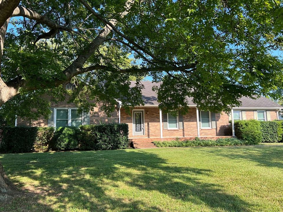 1st image of 2122 Berkshire Ln
