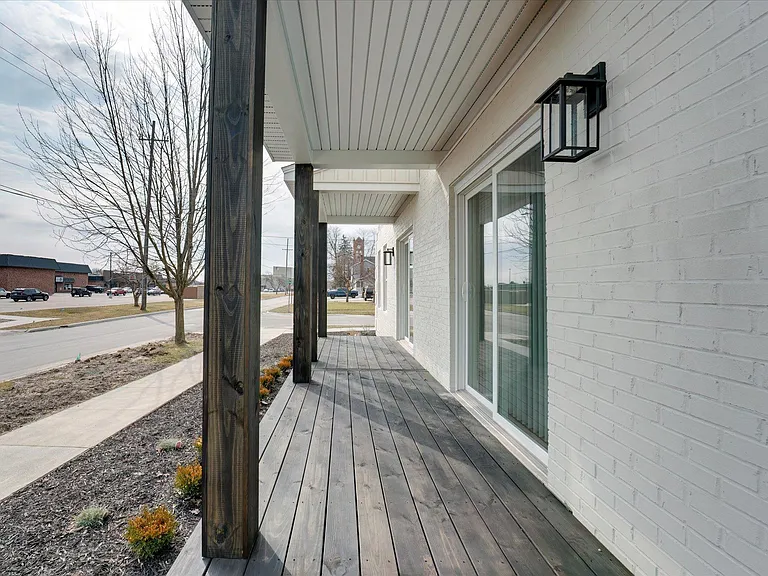 303 N 3rd St #1 — Photo 2
