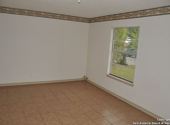 3rd image of 534 Park Village Dr
