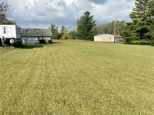 9399 Access Rd, Brookville, OH 45309