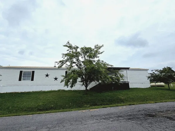 8 Spot Rd, Du Bois, PA 15801
